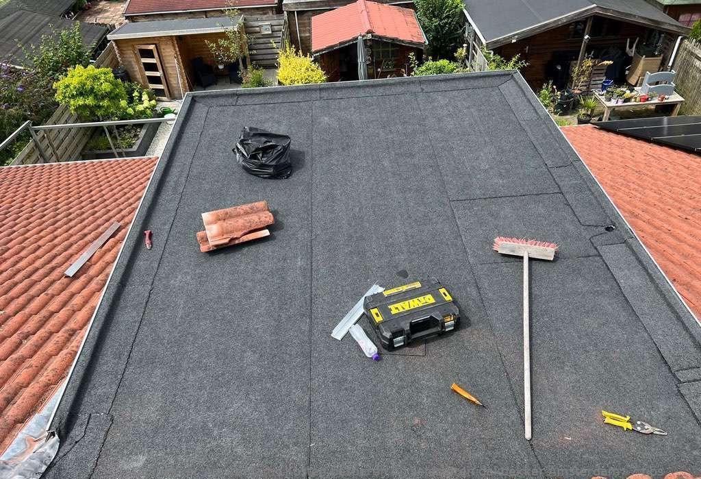 Kosten Besparen Bij Selecteren Dakdekker Amsterdam